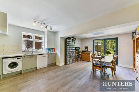 84 Arnold Crescent, Isleworth, TW7 7NU