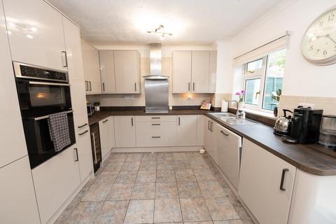 19 Beaver Close, Winterbourne, Bristol, BS36 1QU