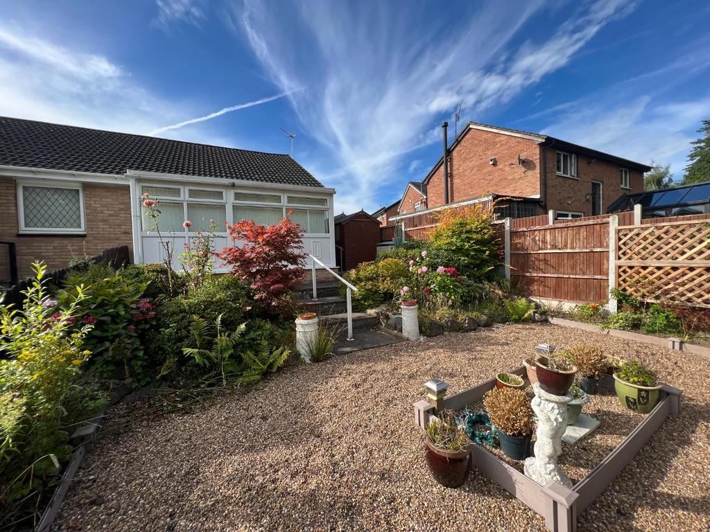 Horsley Close, Linacre Woods, Chesterfield, S40 4XD 2 bed semidetached