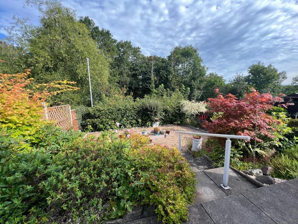 REAR GARDEN 01.jpg