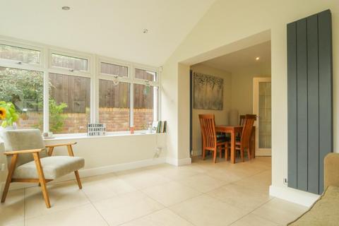 27 Cornstone Fold, Leeds, LS12 5SX