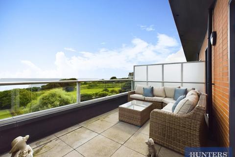 2 bedroom penthouse for sale, Holbeck Hill, Scarborough