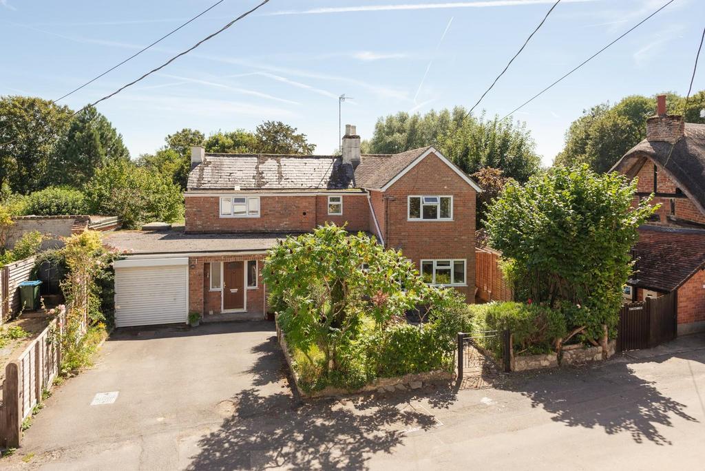 Castle Lane, Whitchurch, Aylesbury 5 bed detached house for sale £750,000