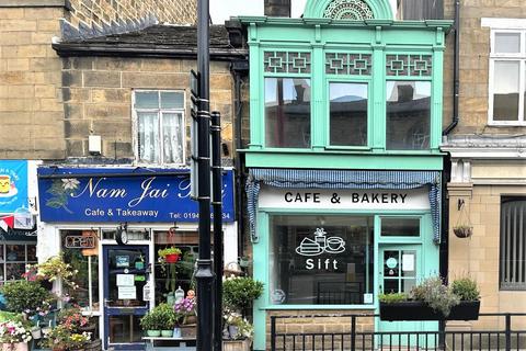 Retail property (high street) to rent, Manor Square, Otley