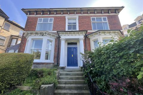 3 bedroom flat for sale, Ramshill Road, Scarborough