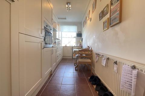 3 bedroom flat for sale, Ramshill Road, Scarborough