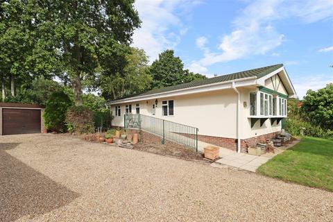 3 bedroom park home for sale, Deanland Wood Park, Golden Cross, Hailsham