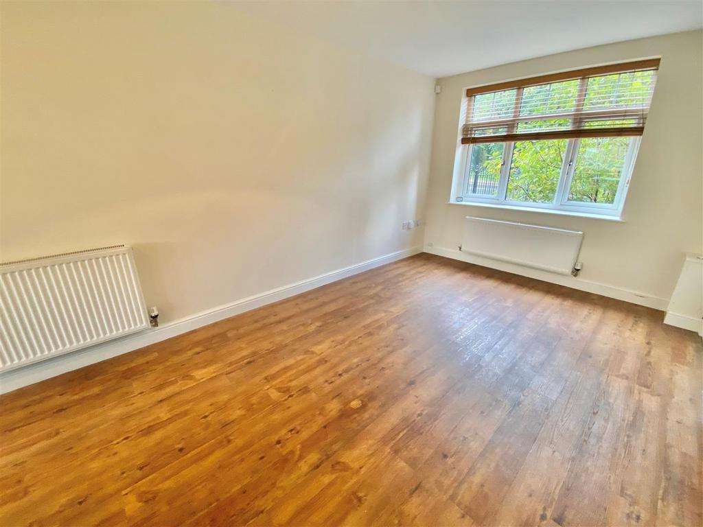 Buxton Road, Macclesfield, Cheshire 4 bed townhouse £295,000