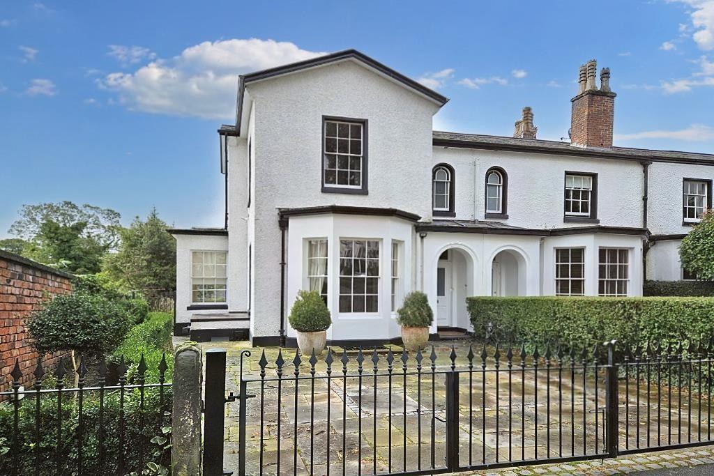 East Downs Road, Bowdon 4 bed semidetached house £3,750 pcm (£865 pw)