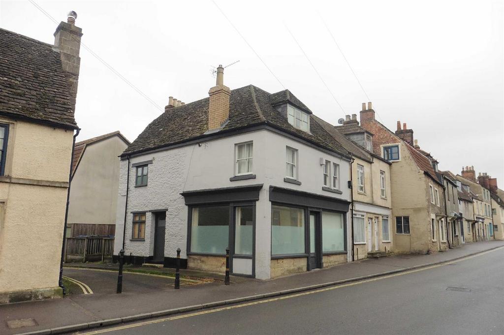 36 The Causeway, Chippenham 1 bed flat £700 pcm (£162 pw)