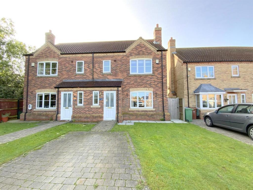 Priors Close, New Waltham, Grimsby 3 bed semidetached house £210,000