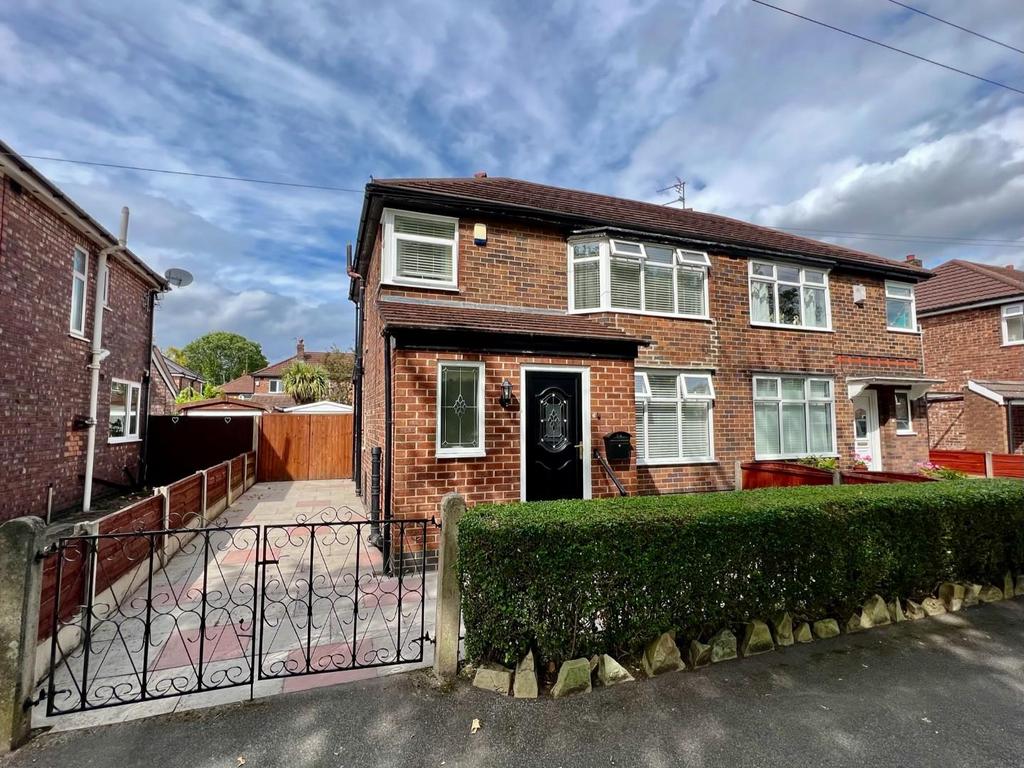 Humphrey Crescent, Urmston 3 bed semidetached house for sale £335,000