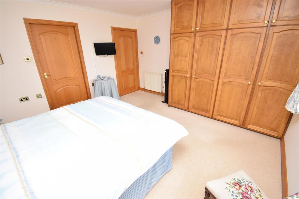 Downstairs bedroom.jpg