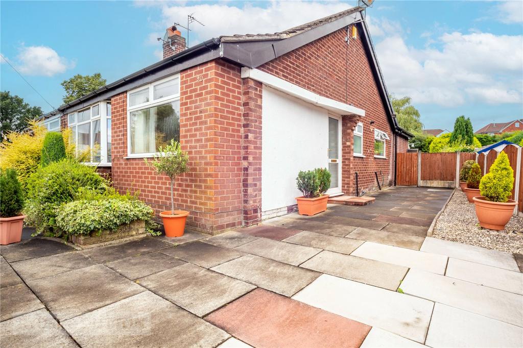Kirkway, Alkrington, Middleton, Manchester, M24 2 bed bungalow for sale
