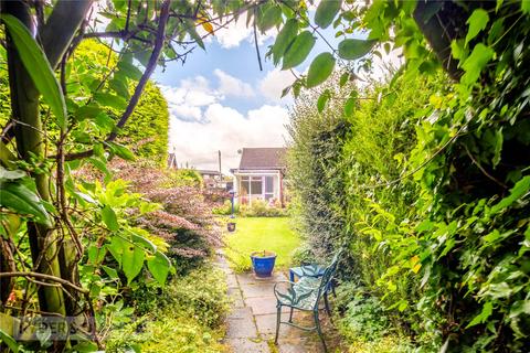 2 bedroom bungalow for sale - Kirkway, Alkrington, Middleton, Manchester, M24