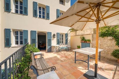 8 bedroom townhouse, Châteauneuf-Grasse, Alpes-Maritimes, Châteauneuf-Grasse