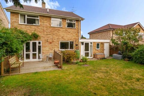 15 Fox Covert, Lightwater, GU18 5TU