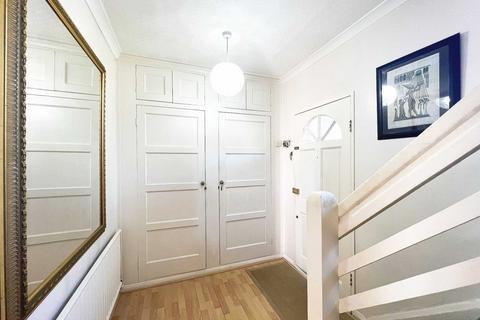 107 Beechcroft Avenue, New Malden, KT3 3EE