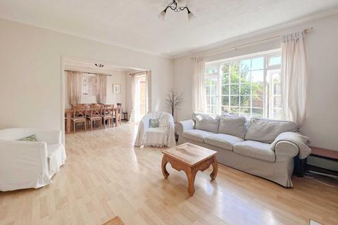 107 Beechcroft Avenue, New Malden, KT3 3EE