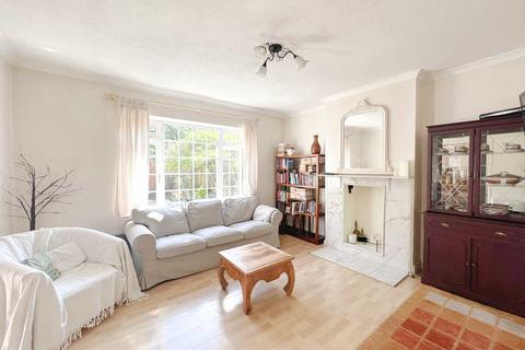 107 Beechcroft Avenue, New Malden, KT3 3EE