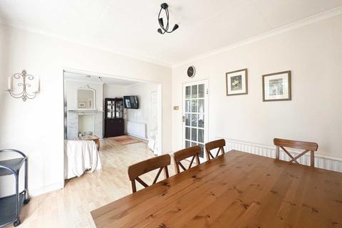 107 Beechcroft Avenue, New Malden, KT3 3EE