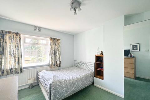 107 Beechcroft Avenue, New Malden, KT3 3EE