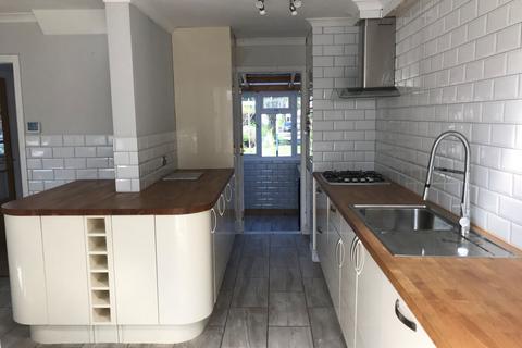 12 Denton Avenue, Westcliff-on-sea, SS0 0JX