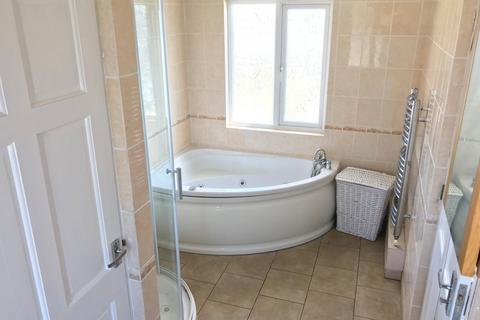 12 Denton Avenue, Westcliff-on-sea, SS0 0JX