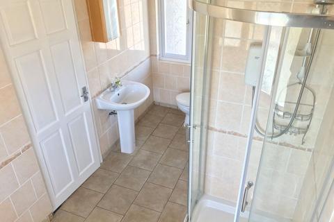 12 Denton Avenue, Westcliff-on-sea, SS0 0JX