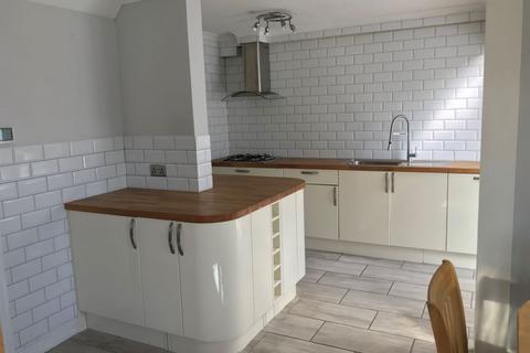 12 Denton Avenue, Westcliff-on-sea, SS0 0JX