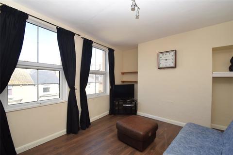 6 Dean Road, Scarborough, YO12 7SN