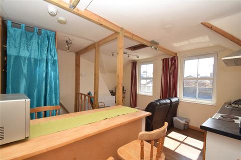 6 Dean Road, Scarborough, YO12 7SN
