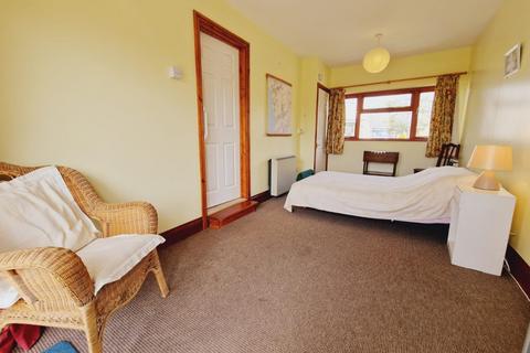 9 Heol Seithendre, Fairbourne, LL38 2EY