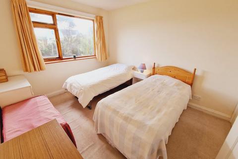 9 Heol Seithendre, Fairbourne, LL38 2EY