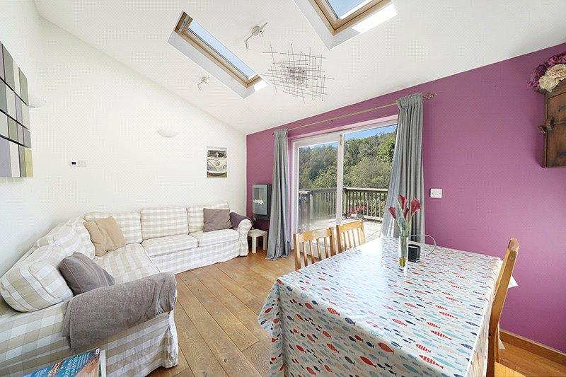 Lounge/ Dining Room