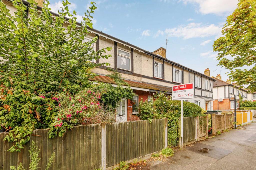 Lionel Road North, Brentford TW8 3 bed terraced house for sale £650,000