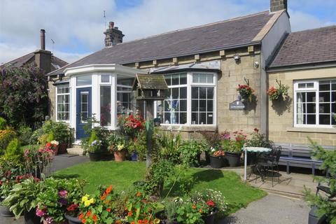 Ling Moor Keighley Road, Cowling, Keighley, BD22 0LA