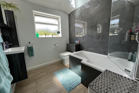 58 Rhodrons Avenue, Chessington, KT9 1AZ