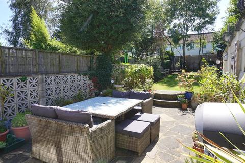 58 Rhodrons Avenue, Chessington, KT9 1AZ