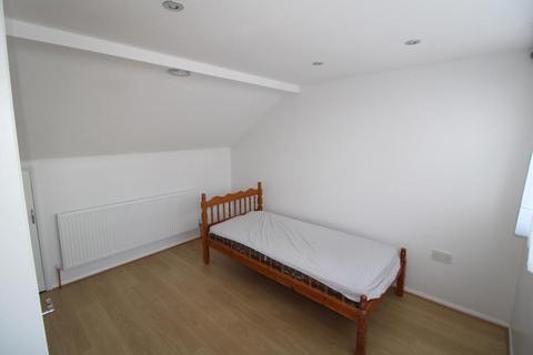 4 bedroom terraced house to rent, Wellington Road, Enfield, EN1