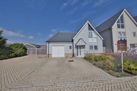 2 bedroom detached house for sale - Roedean Close, Folkestone, CT19