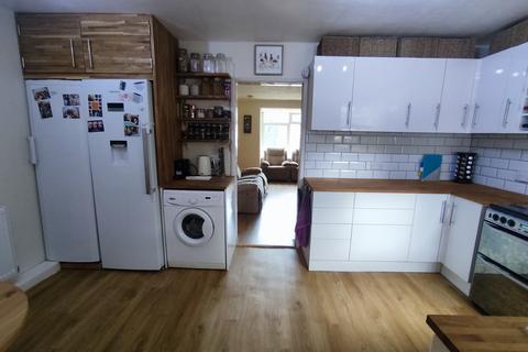 6 Avebury Grove, Birmingham, B30 2UL