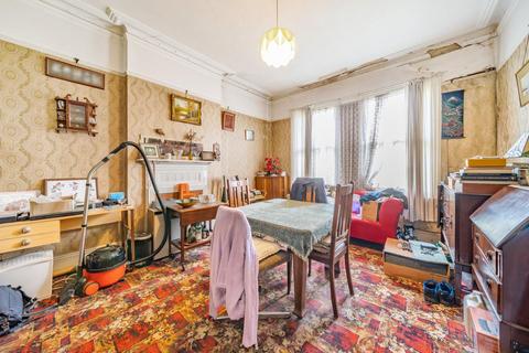 104 Croydon Road, London, SE20 7AB