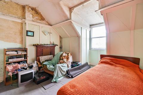 104 Croydon Road, London, SE20 7AB