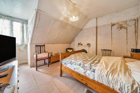 104 Croydon Road, London, SE20 7AB