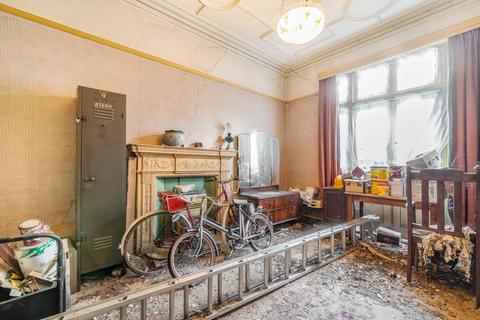 104 Croydon Road, London, SE20 7AB