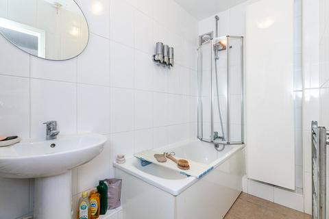 600 Downham Way, Bromley, BR1 5HW