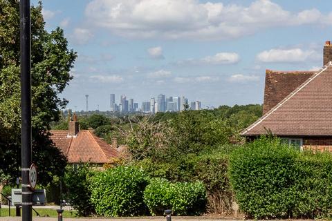 600 Downham Way, Bromley, BR1 5HW