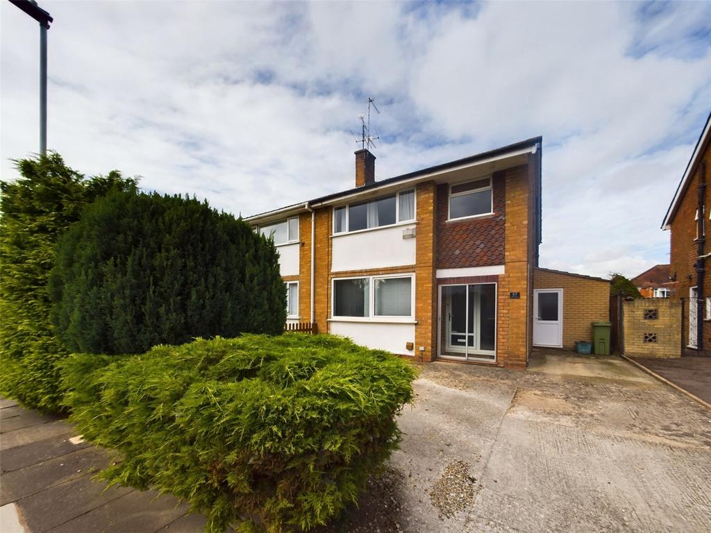 Arle Gardens, Cheltenham, Gloucestershire, GL51 3 bed semidetached