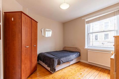 2 bedroom flat to rent, 2632L – Richmond Place, Edinburgh, EH8 9ST